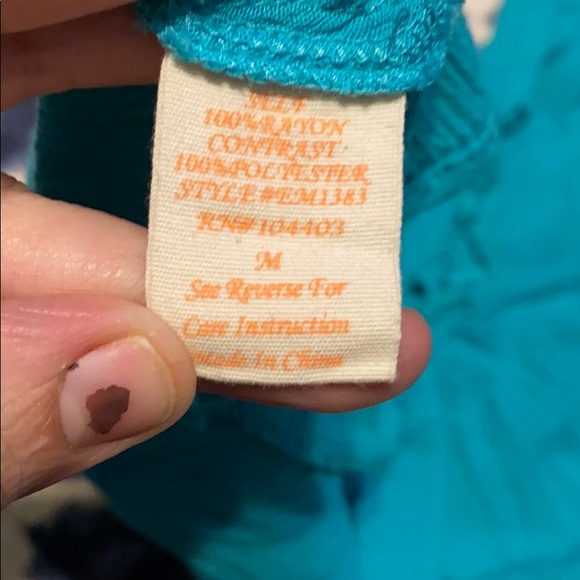 E and M crop top teal with buttons medium - Picture 5 of 7